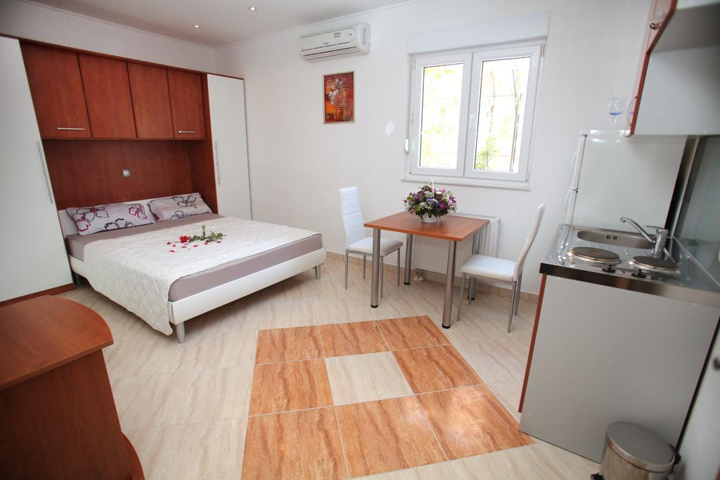 Apartments Villa Dalmazia Трогир Номер фото
